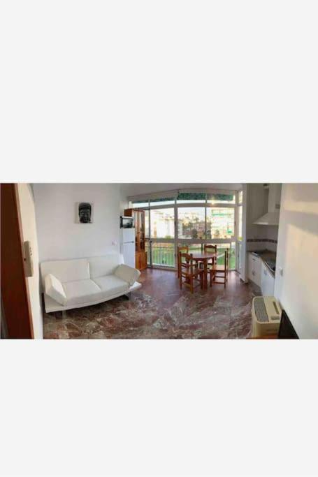 Apartment First Line Of The Sea Benalmádena Esterno foto